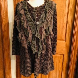 Brown sweater with unique details size XL